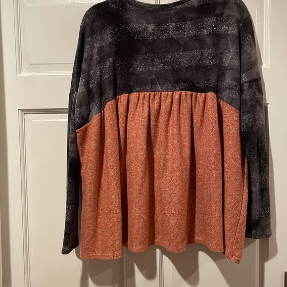 Top - Picture 3 of 3